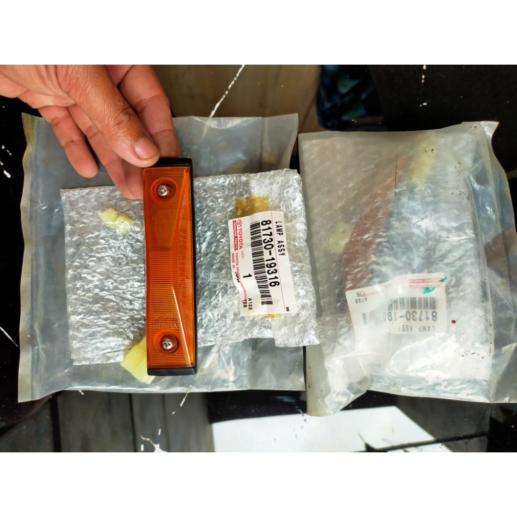 lampu sein fender samping corolla DX