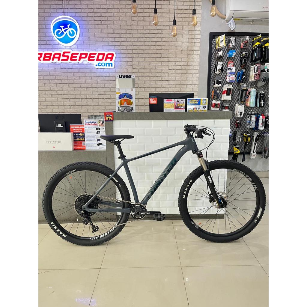 United Clovis 6.2 Sepeda Gunung MTB Ukuran 29 Inci Shimano Deore 12 Speed Suntour XCR Remote LO