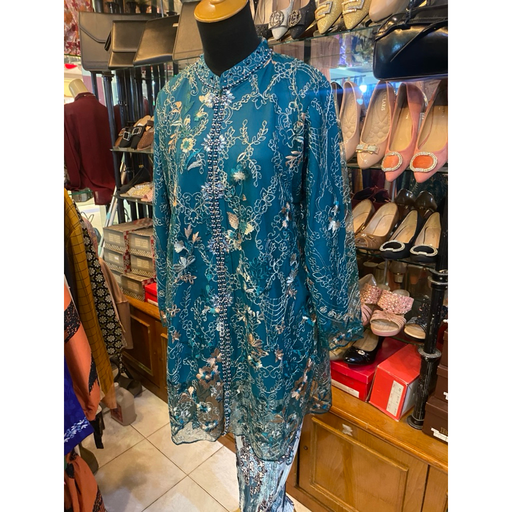 KEBAYA HIJAU EMERALD & ROK LD 120cm KEBAYA BROKAT IJO EMERAL 13226