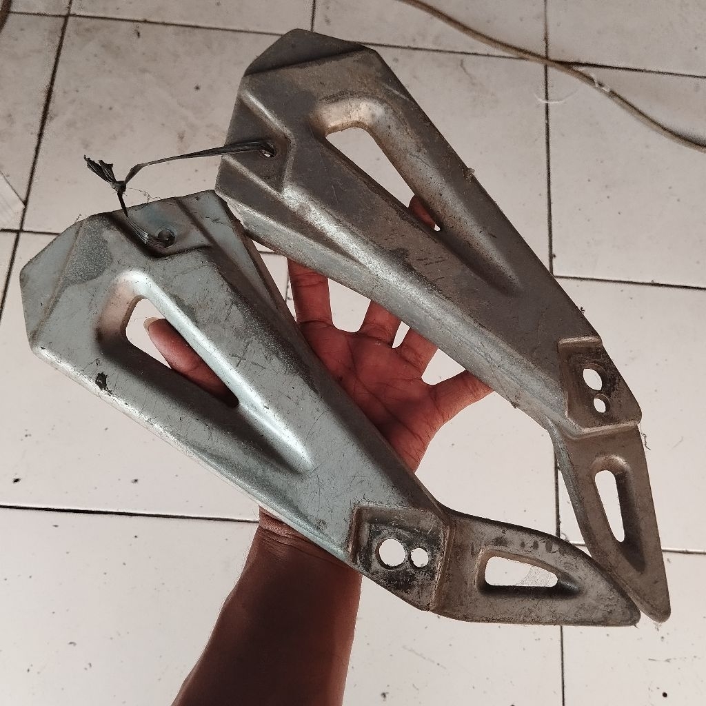 Power foot step belakang suzuki thunder 125