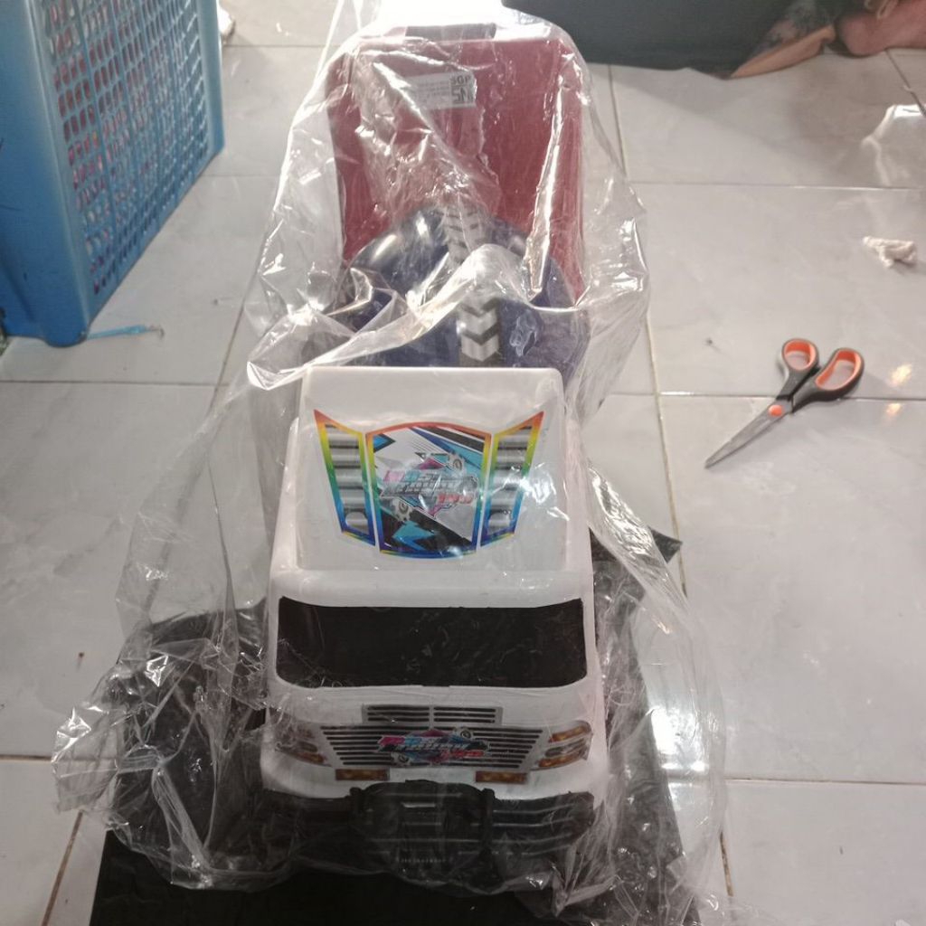 MAINAN ANAK MOBIL MOBILAN BISA DI NAIKIN