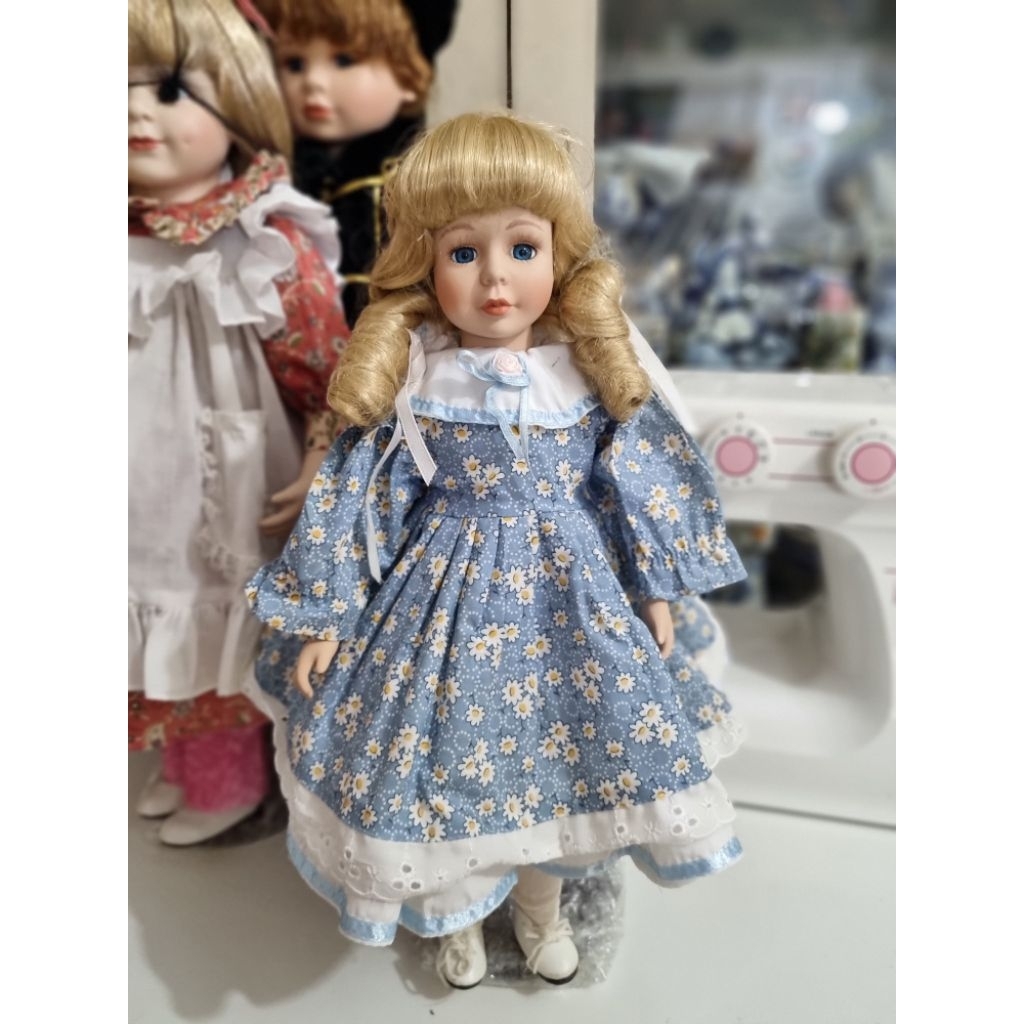 Porcelain doll 35 cm