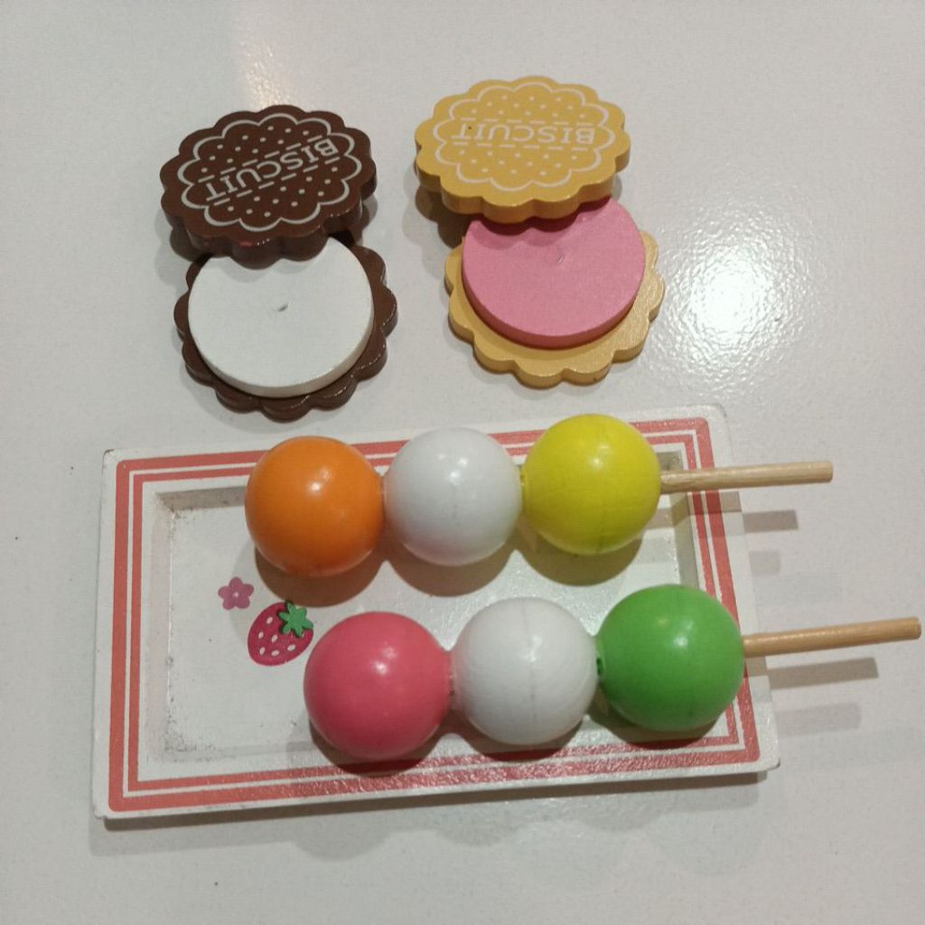 PRELOVED wooden biskuit