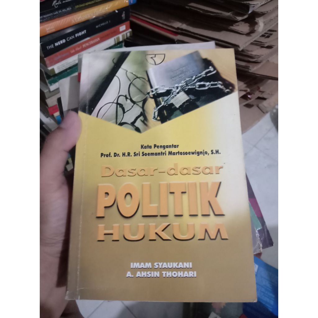 dasar-dasar politik hukum