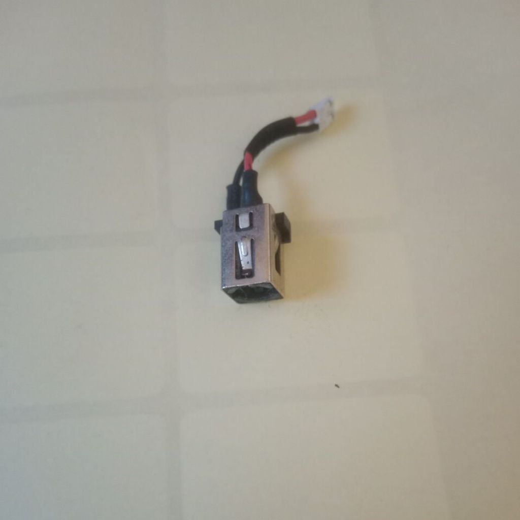 konektor charger laptop toshiba dynabook r73/w original