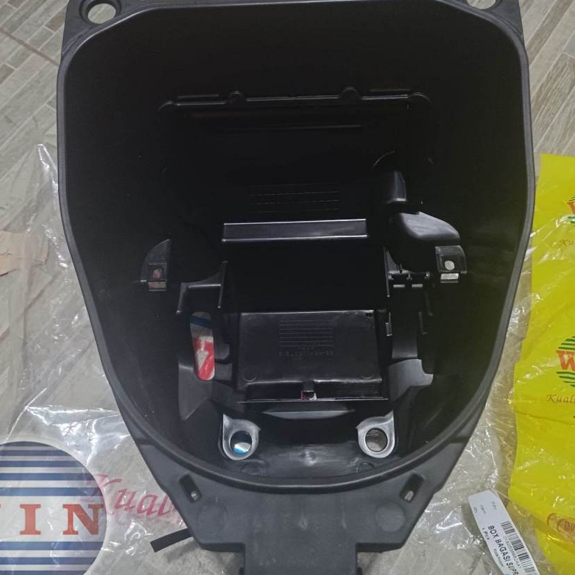 BOX BAGASI SUPRA X 125 BATMAN MERK WIN / BOX BAGASI SUPRA  X 125 2007 - 2013