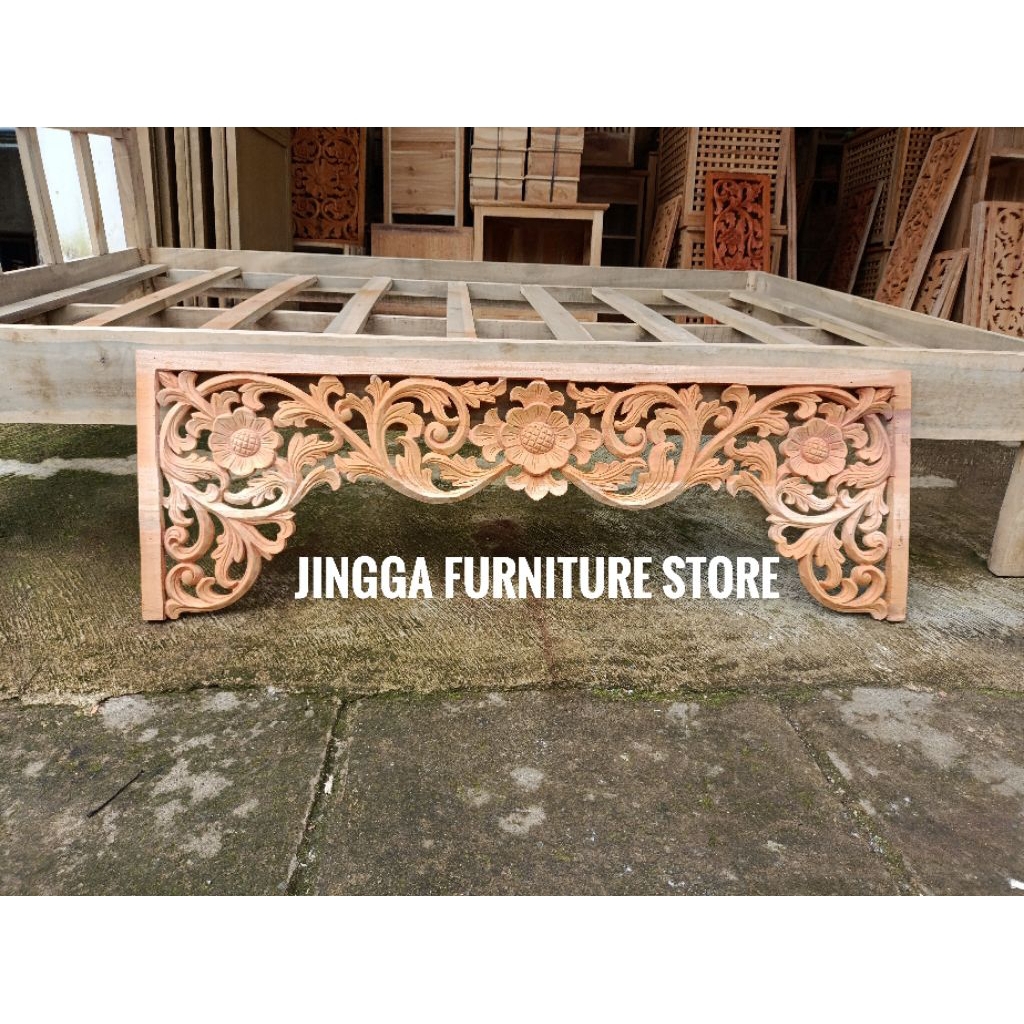 ornamen ukir ukiran kayu ornamen kusen pintu jendela Boven Klewer joglo gawangan pintu loster roster