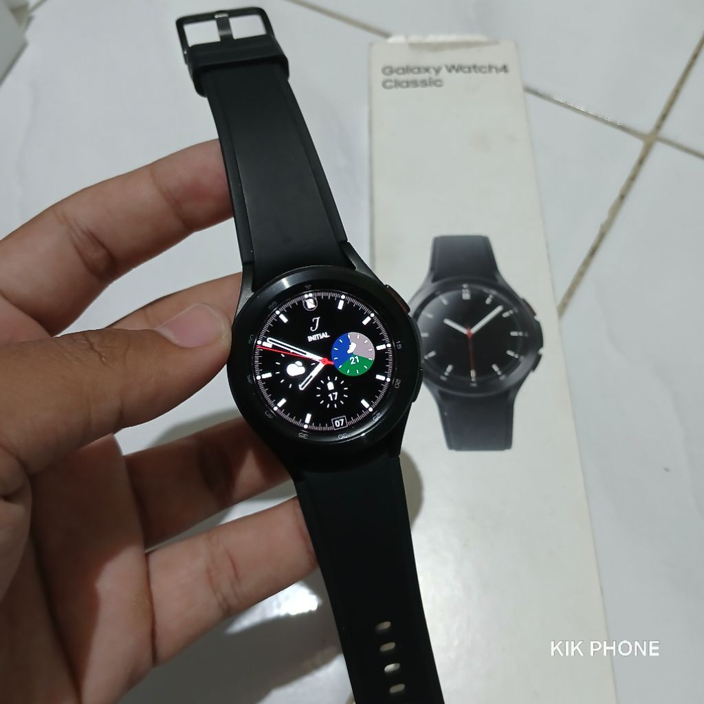 Samsung Watch 4 Classic 42mm Black Fullset Segel Normal Mulus 98%.Harga 1jt net