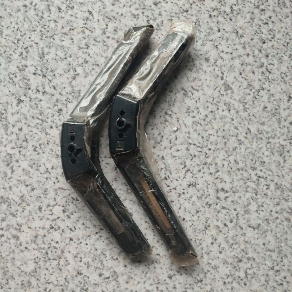 kaki tv led aqua LE32AQT1000 original