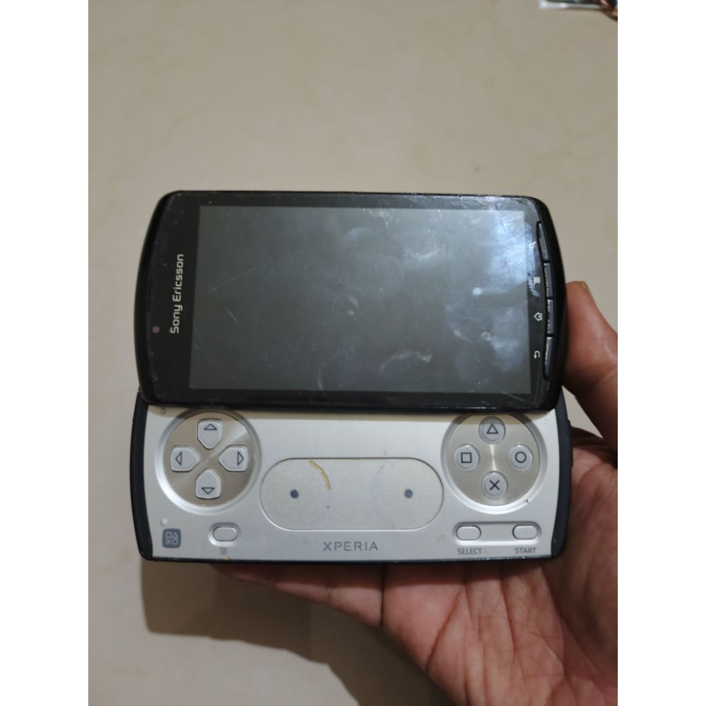 Sony Ericsson Xperia Play R800 i Black Hitam Android Game Phone Spesial Limited Edition Reguler Old 