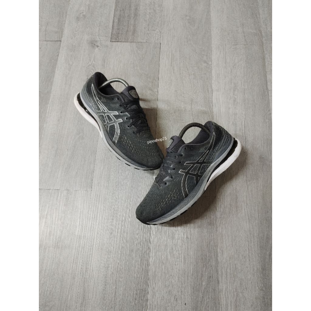 Asics Gel Kayano 28 Carrier Grey. Size 41,5 insol 26