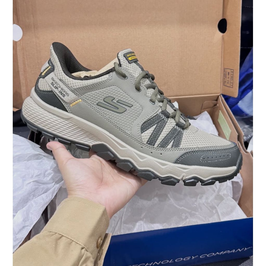 Sepatu Skechers Dynamite At Escapar Men's Training Shoes - Taupe