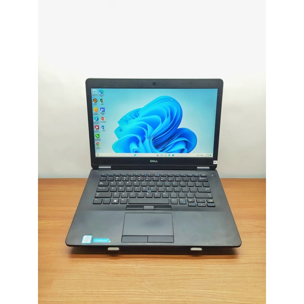 Laptop Dell latitude E7470 Intel core i7 Gen 6 RAM 8GB SSD 256GB