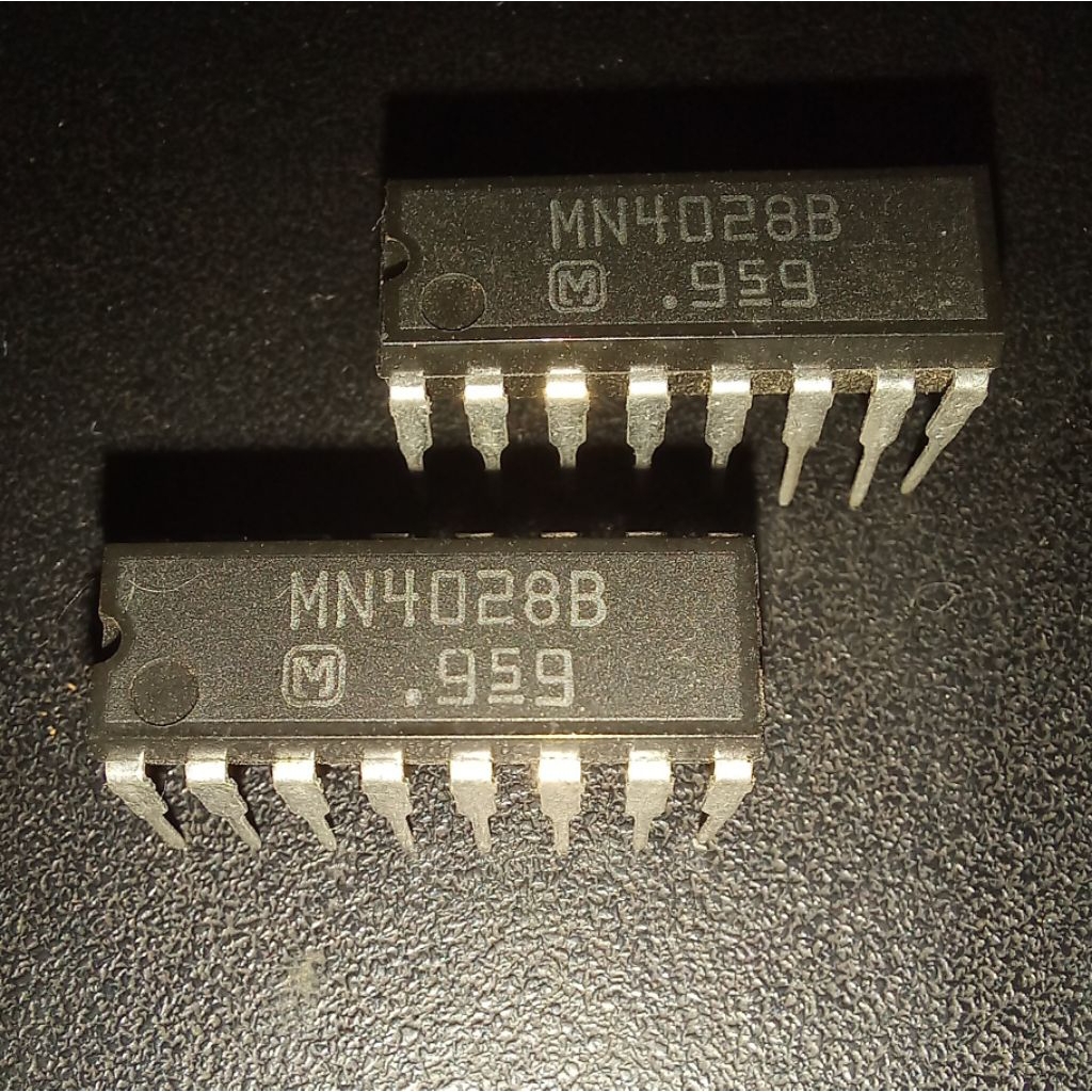 IC 4028 CD4028 MN4028B Matsushita Panasonic CMOS DIP