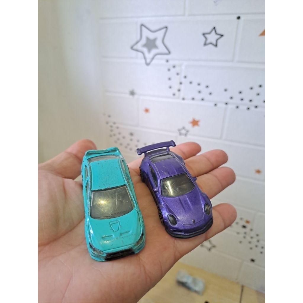 Hot Wheels Porche 911 GT3 RS and Lancer Evolution from gift pack (lose)