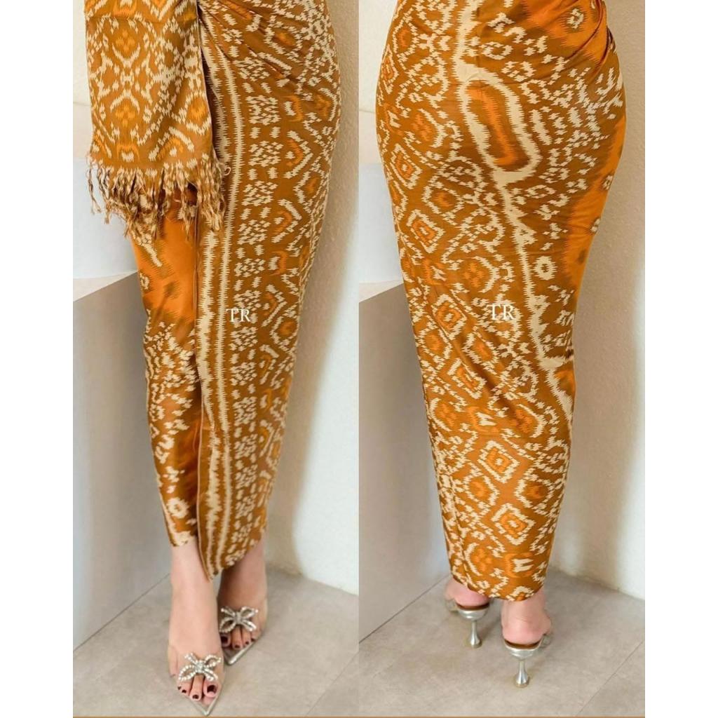 Kain Kamen Set Selendang Sutra Paris Motif Songket Gringsing Bali