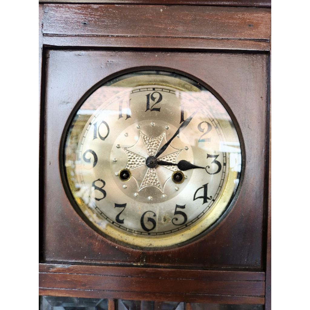 Jam Pendulum Kuno dan Antik