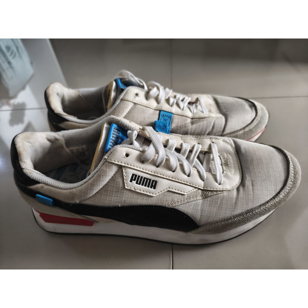 Sepatu Puma Future Rider size 44