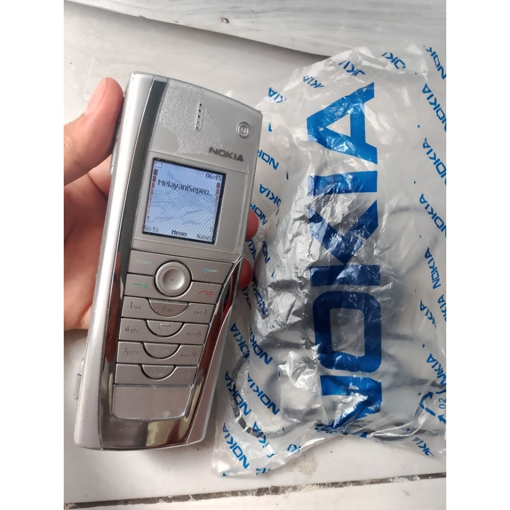 Nokia 9500 hp cas bonus headset dan memory mmc