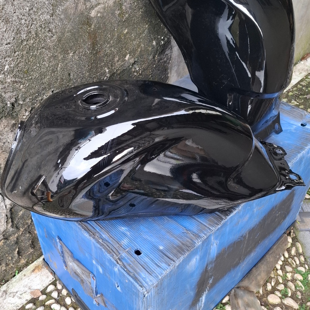 Tangki megapro primus hitam bekas penyimpanan (bukan ori)