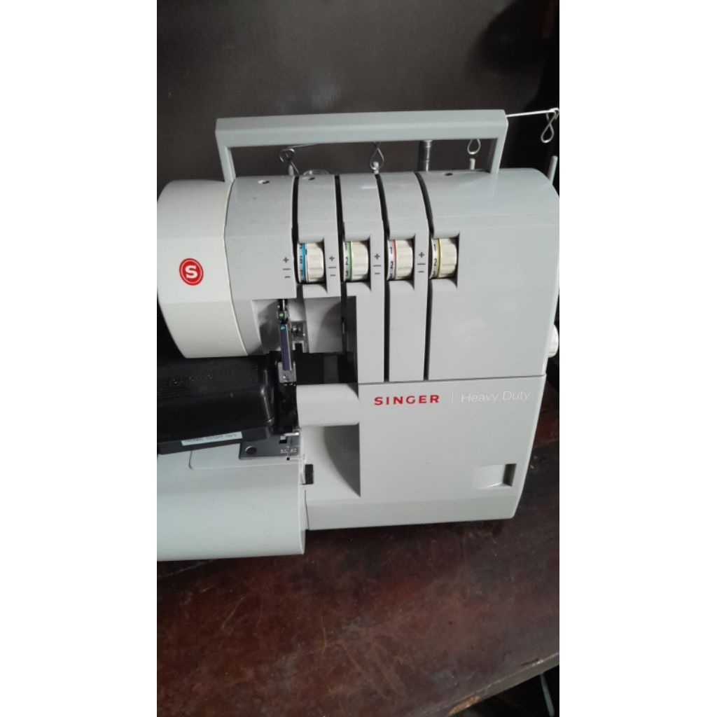 Mesin Obras SINGER Heavy Duty 4 Benang