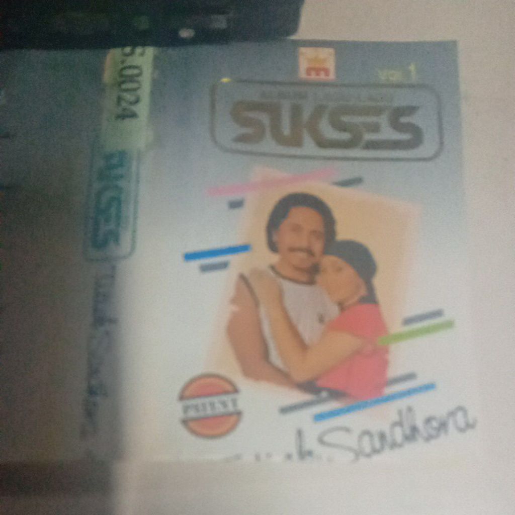 kaset pita TITIEK SANDHORA L422