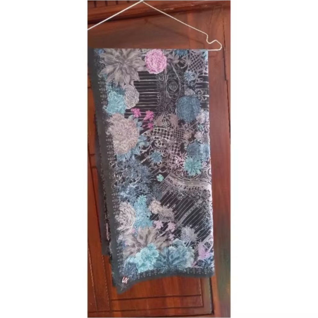 Preloved scarf vanilla hijab