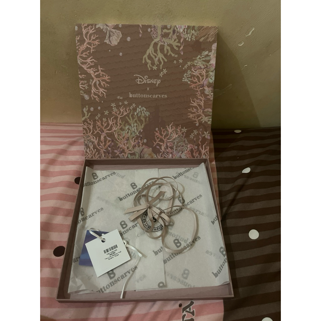 Box Kosong Buttonscarves The Little Mermaid Voal Square TAUPE