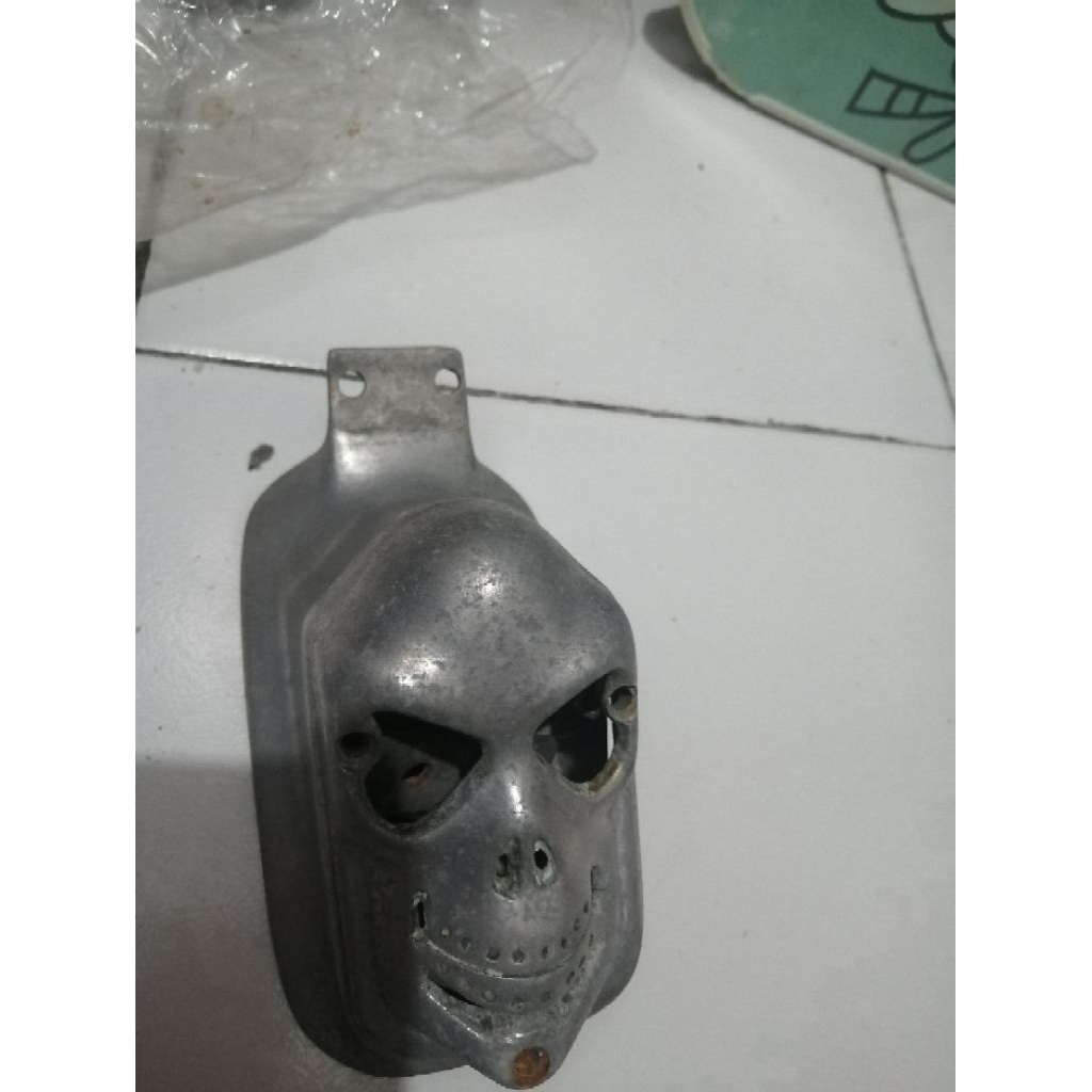lampu stop vespa tengkorak