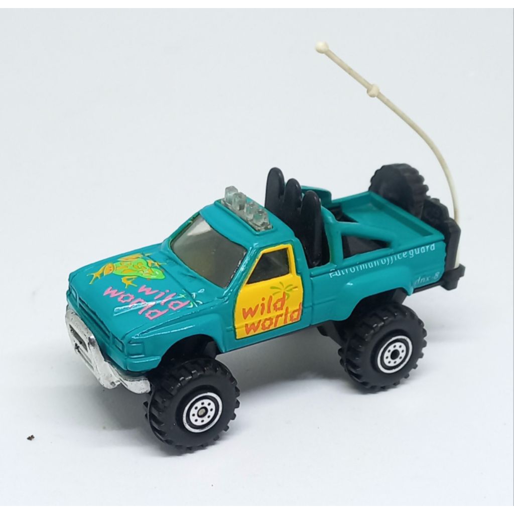 pioneer pro engine toyota hilux sr5 4wd pickup truck streetmachine loose diecast 1/64 (t)