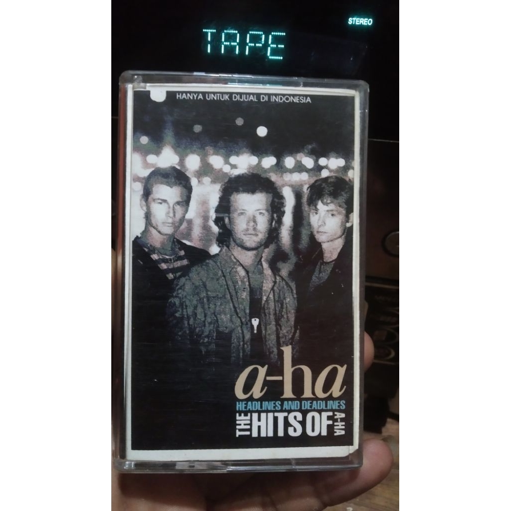 kaset pita aha-headline and deadline-the hits of