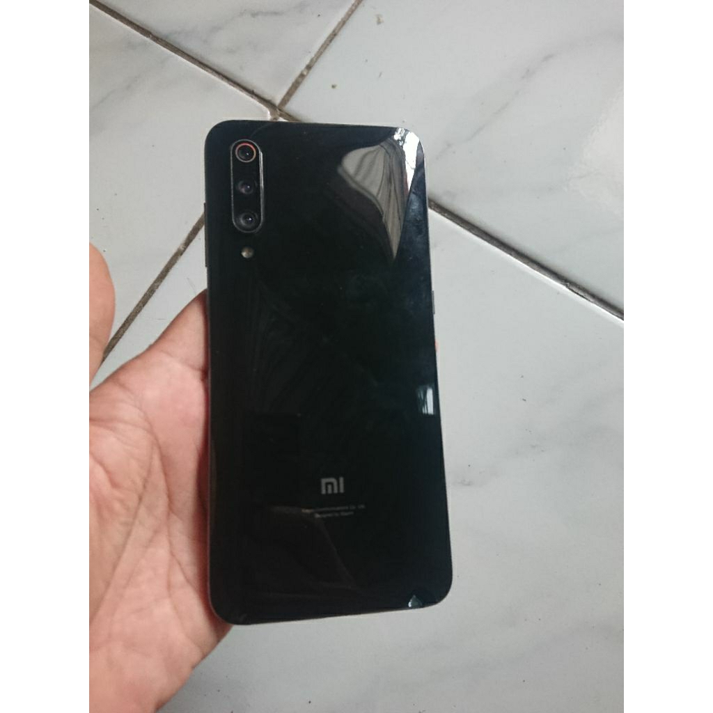 Xiaomi Mi 9 minus