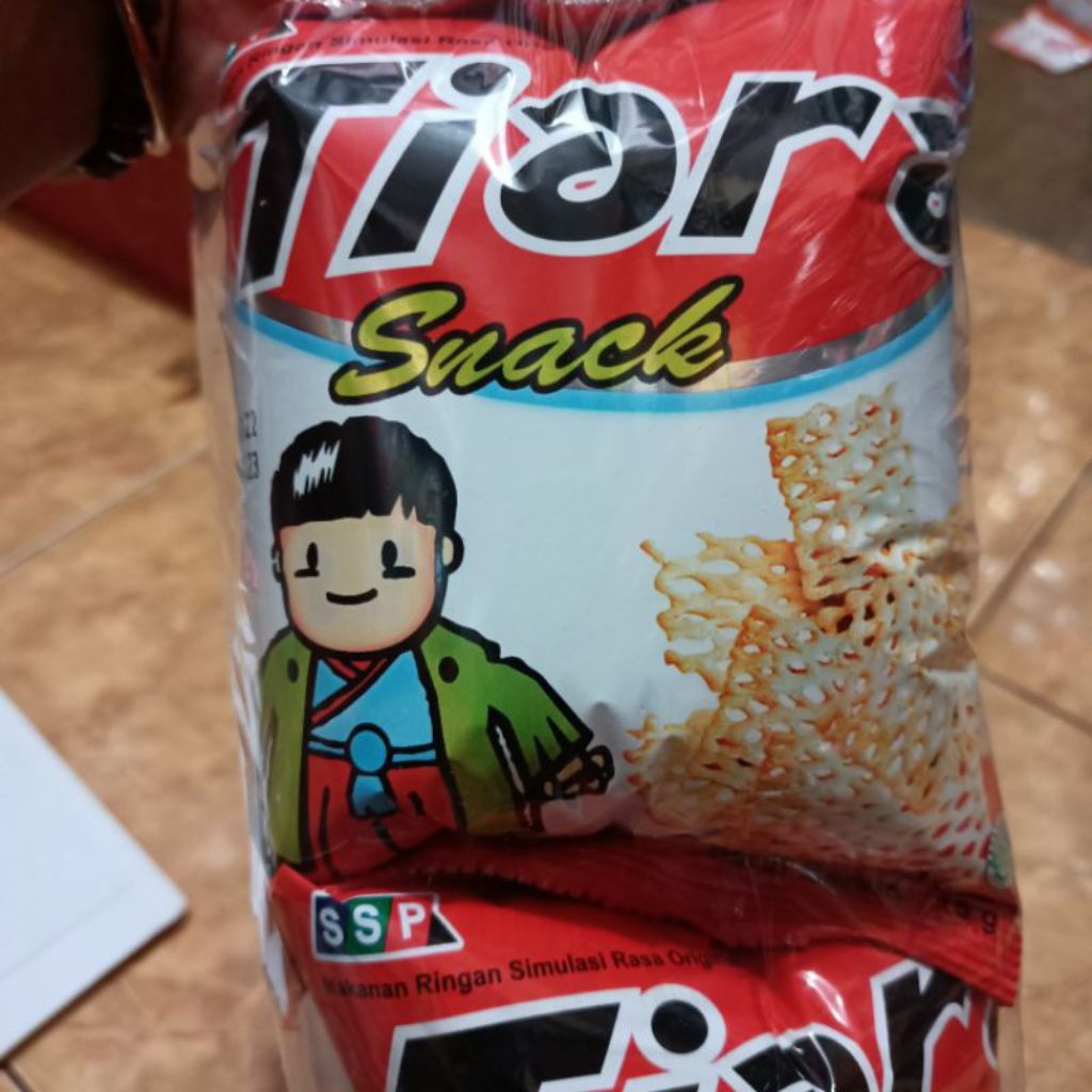 snack tiara 2000 isi 40 bungkus/pcs / Karton