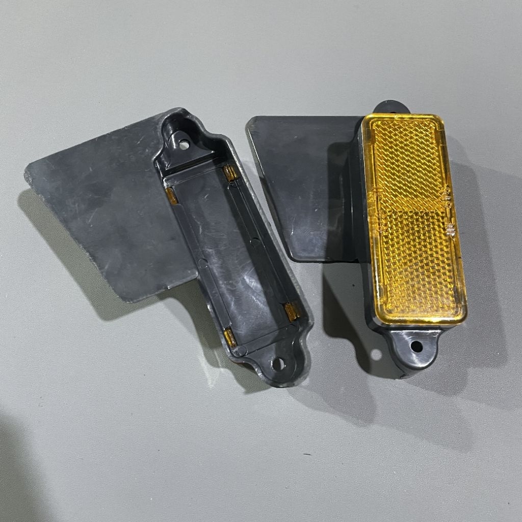 SEPASANG MATA KUCING RXS RX SPESIAL BUKAN ORIGINAL