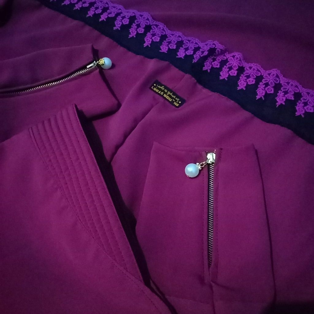 Preloved Set Rok French Khimar ibu dan anak warna burgundy muda