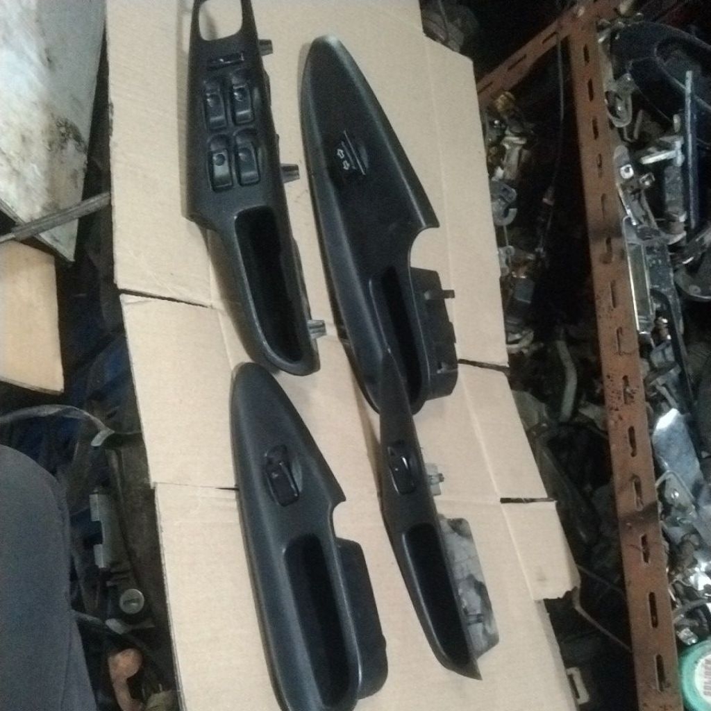 TOMBOL POWER WINDOW MAZDA LANTIS FAMILIA COPOTAN ORIGINAL GARANSI