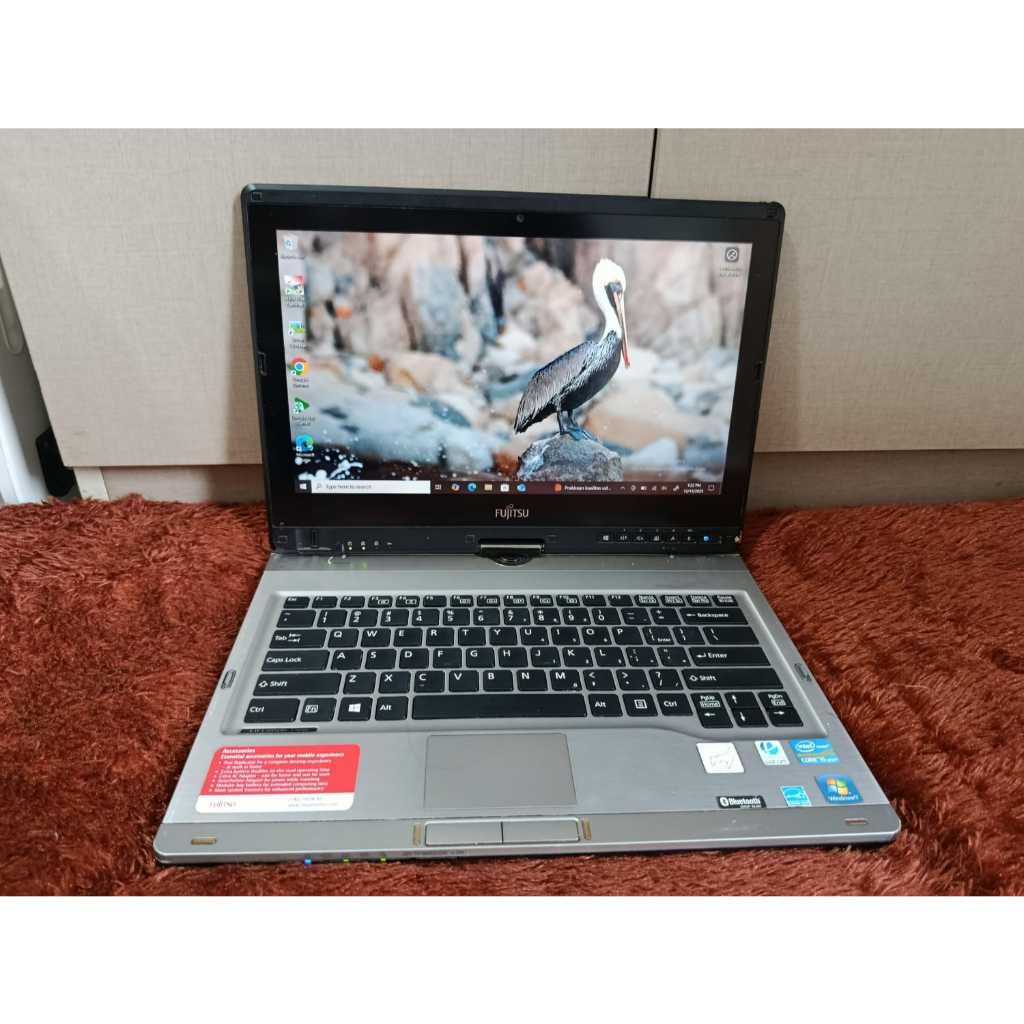 Laptop Fujitsu lifebook T902  Windows 10 pro 64-bit  Processor Intel core i5-3320m 2.6GHz Ram 8 gb  