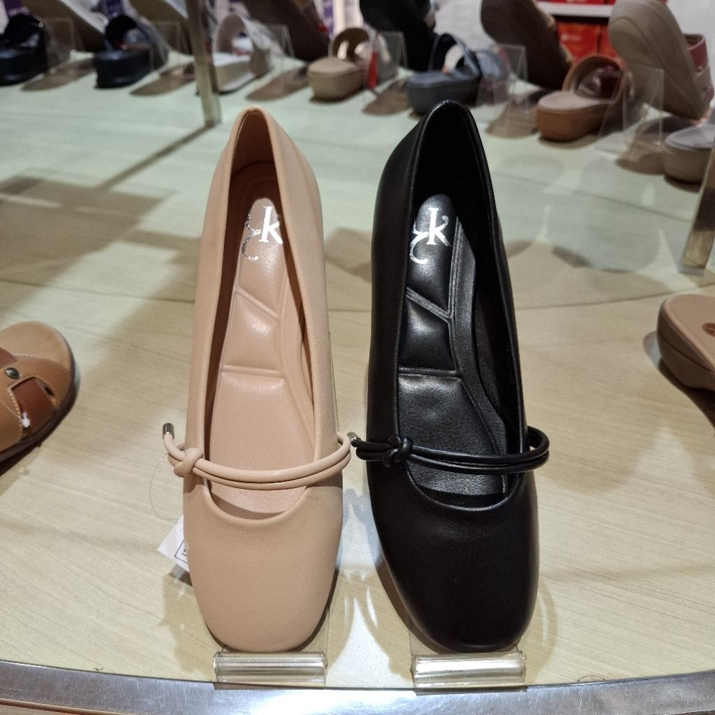 Sepatu Flat Wanita Yongki Komaladi ORI