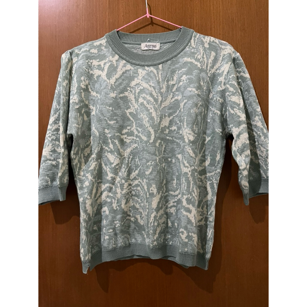 Sweater Abstrak Sage Green