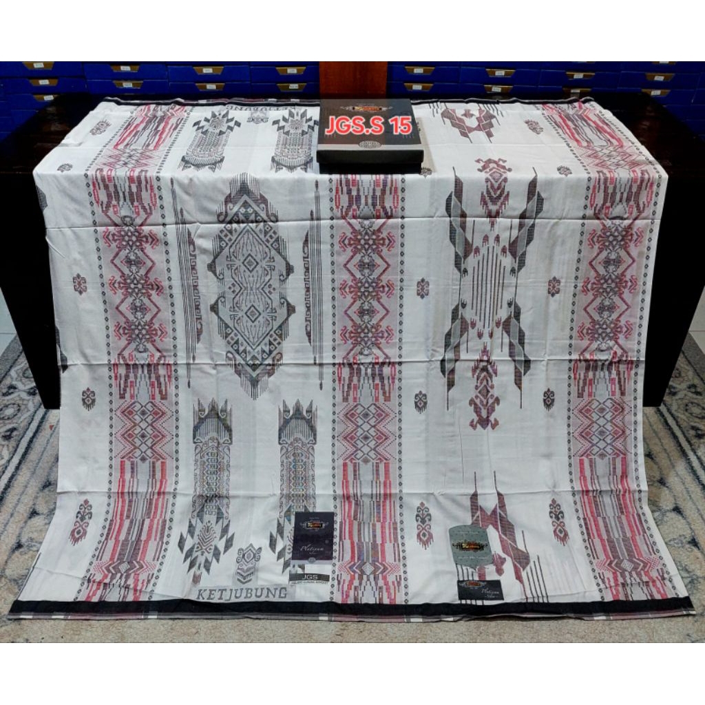 Sarung Ketjubung Super platinum silver dan ketjubung platinum silver