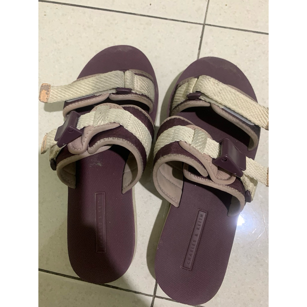 CHARLES & KEITH preloved sendal