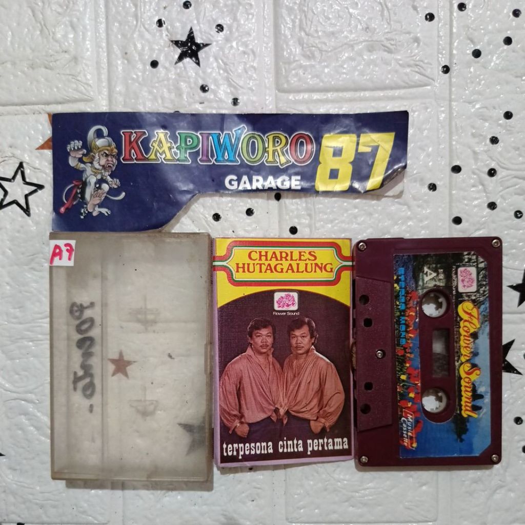 KASET PITA ,,,CHARLES HUTAGALUNG TERPESONA CINTA PERTAMA