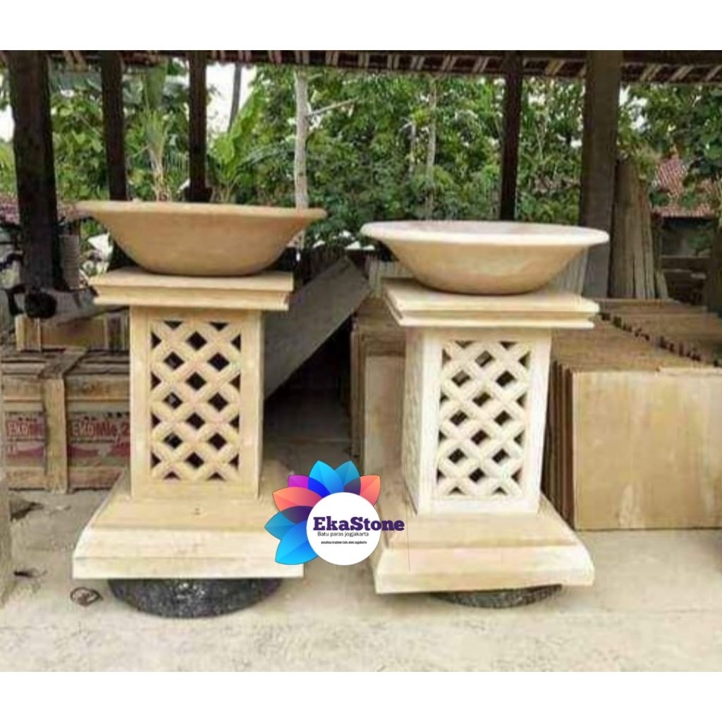 batu ukir motif lampion satu set vas bungga