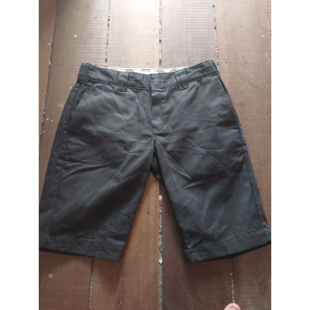 celana pendek dicki3s