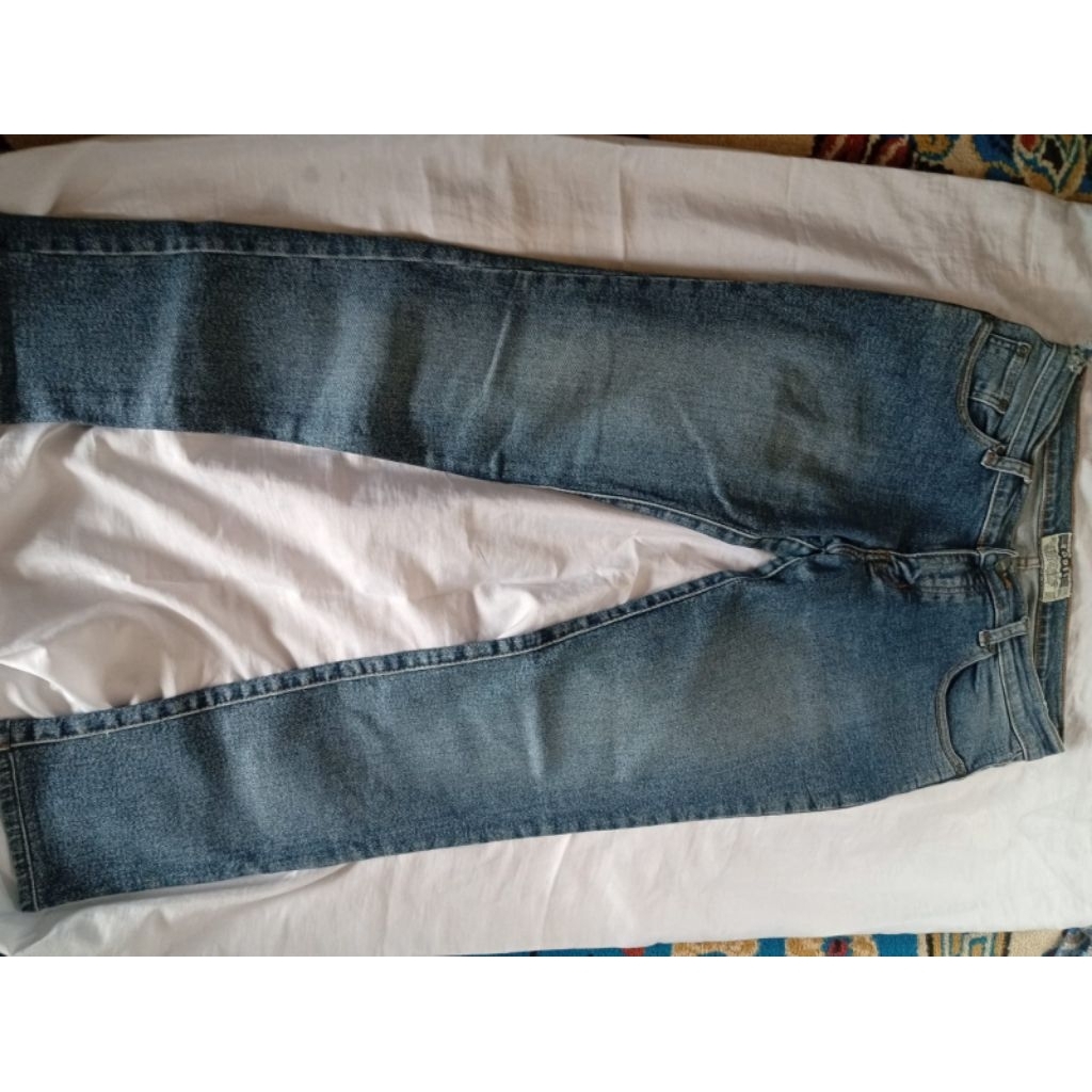 Levis cewe PL size27