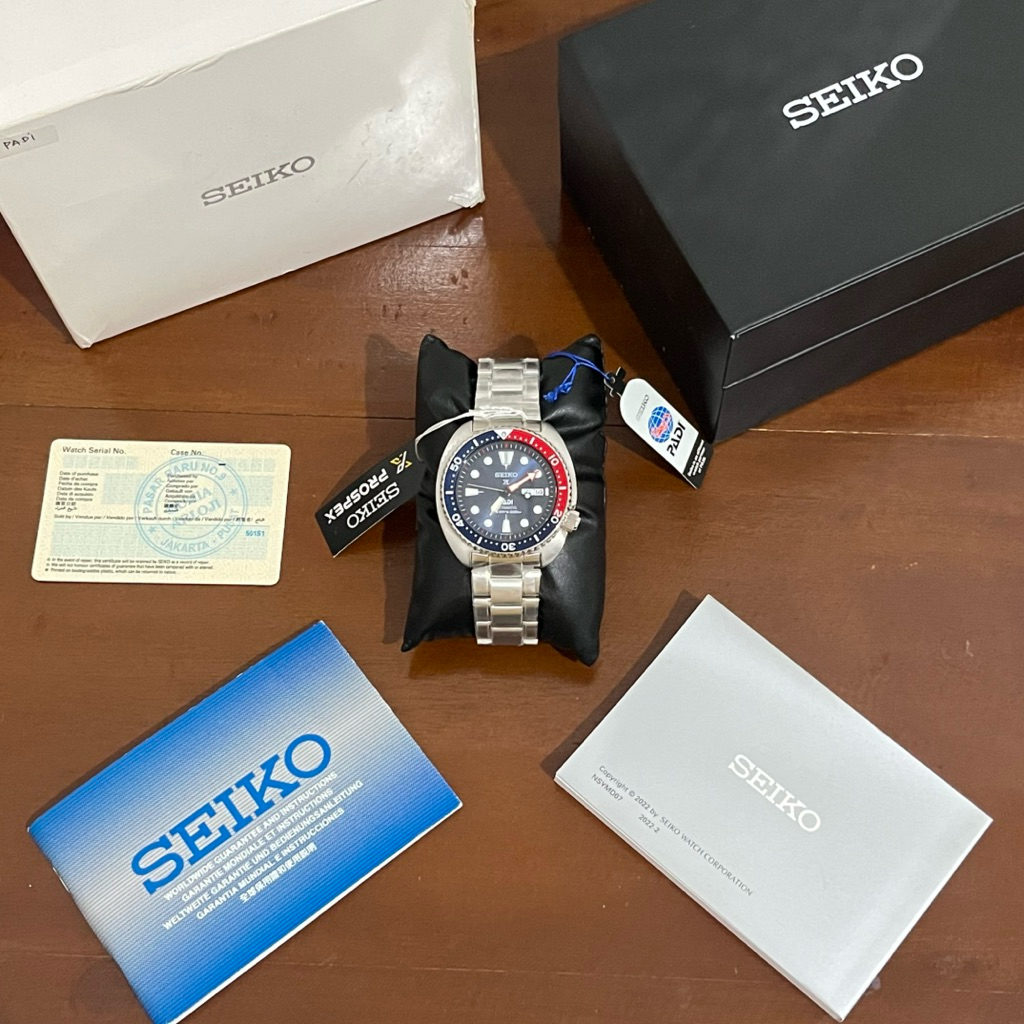 Seiko Prospex SRPE99K1 PADI turtle Automatic Divers 200M Pepsi Blue Dial Stainless Steel Strap