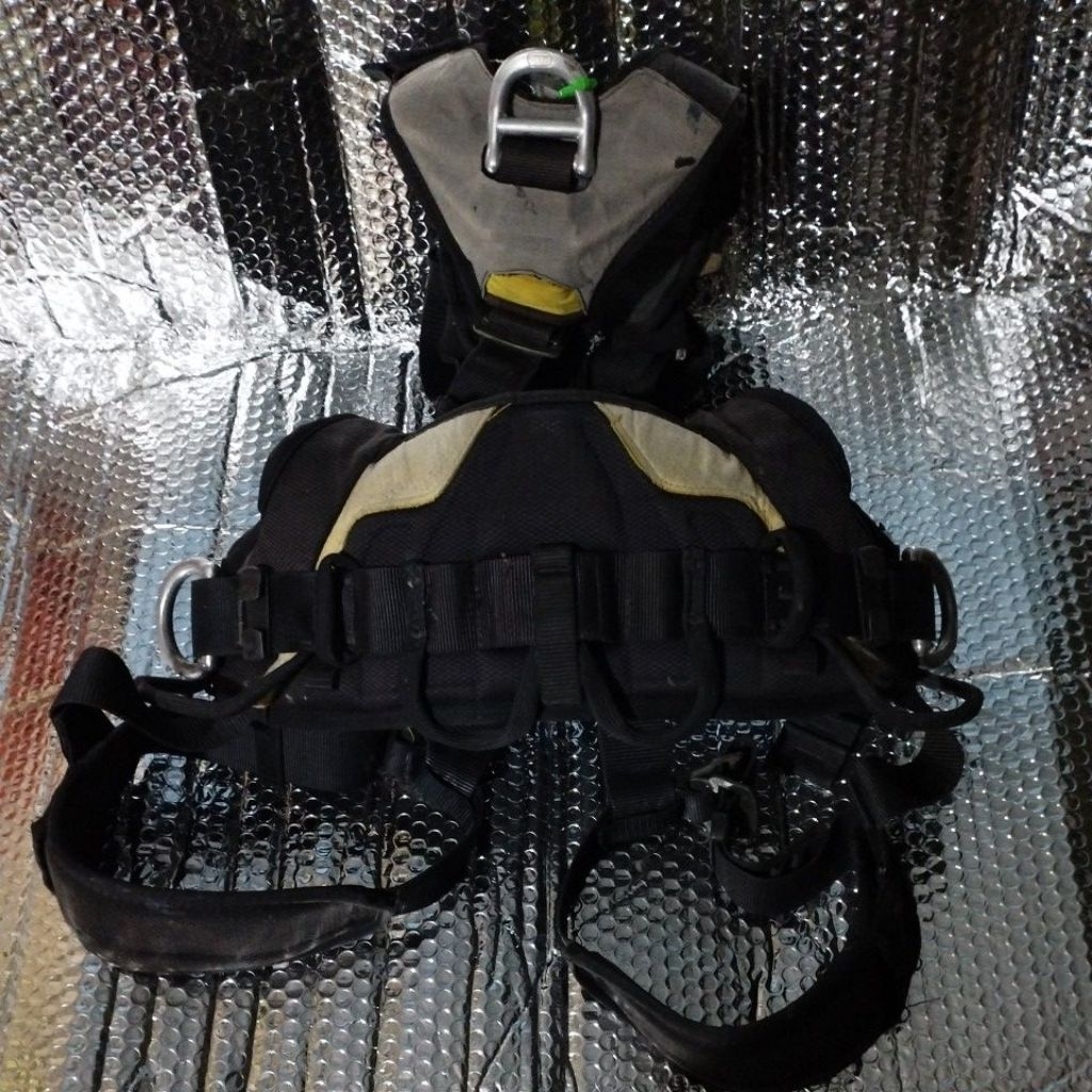 fullbody Avao petzl model lama