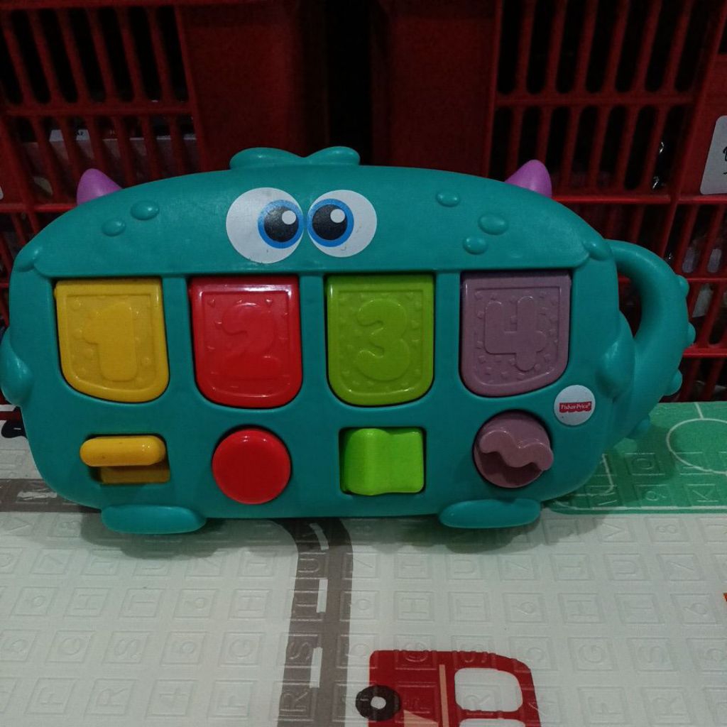 PRELOVED fisher price