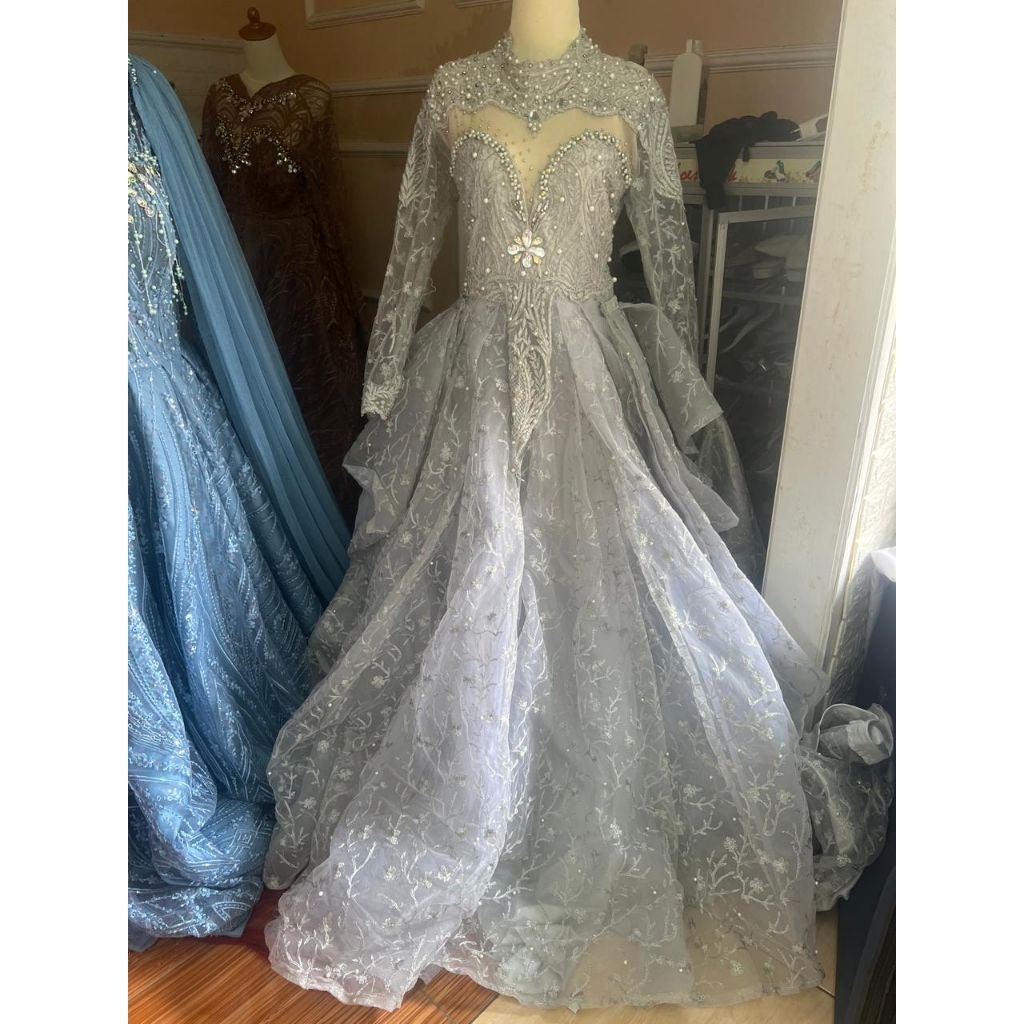 gaun pengantin bekas