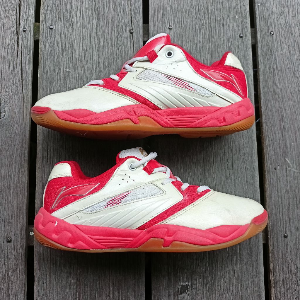 Sepatu badminton second( Lining AYTL 034)